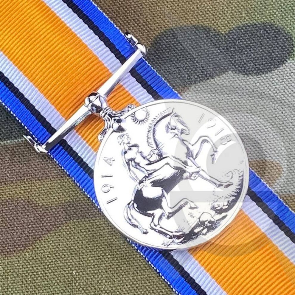 bwm191418r Gongs Honours and Awards